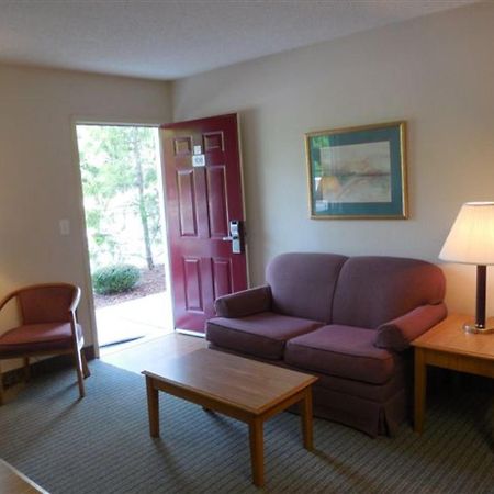 Affordable Suites Шелбі Екстер'єр фото
